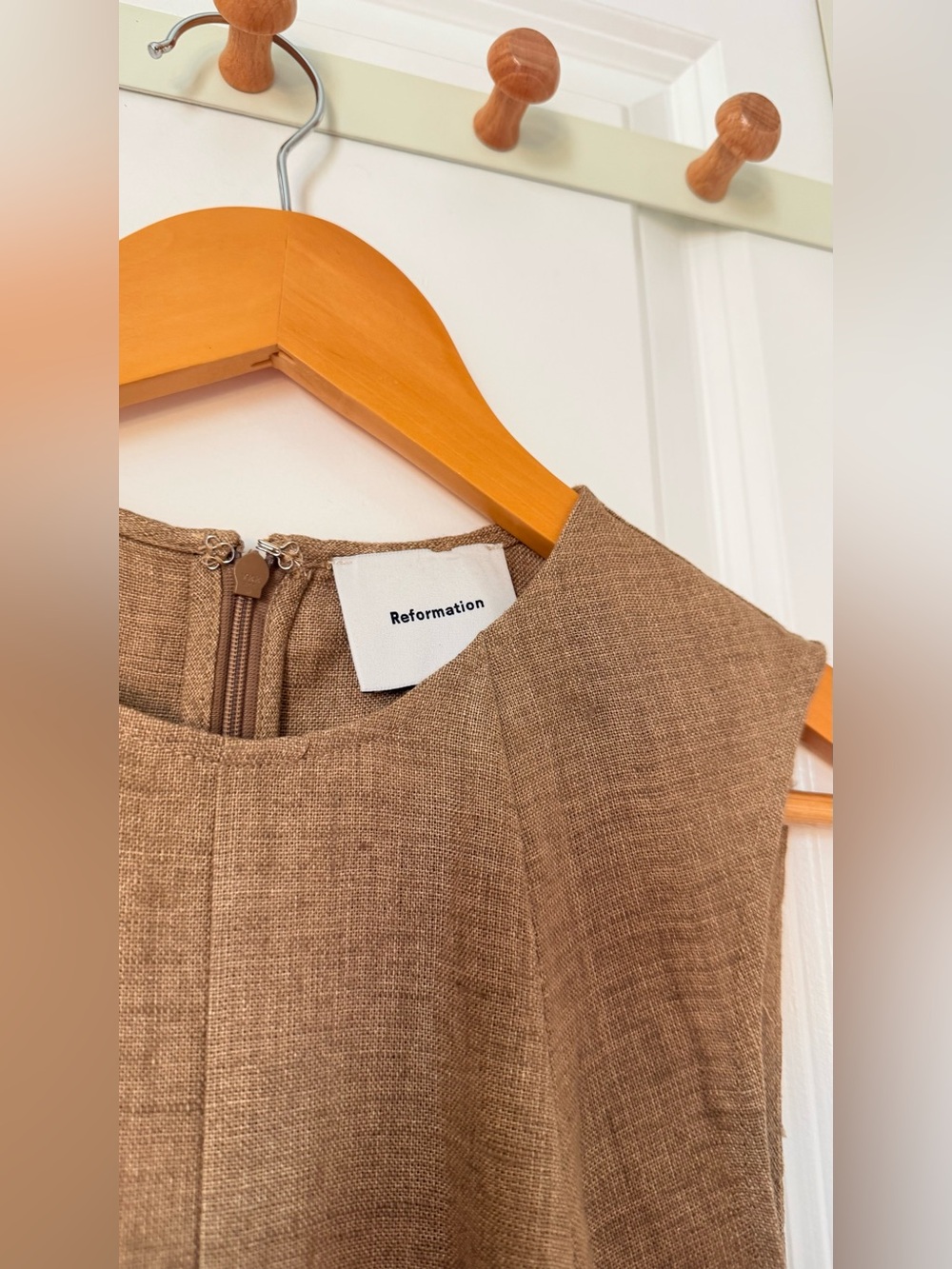Reformation Cecilia Linen Dress In dark oatmeal, new without tags, never worn. - Picture 8 of 12